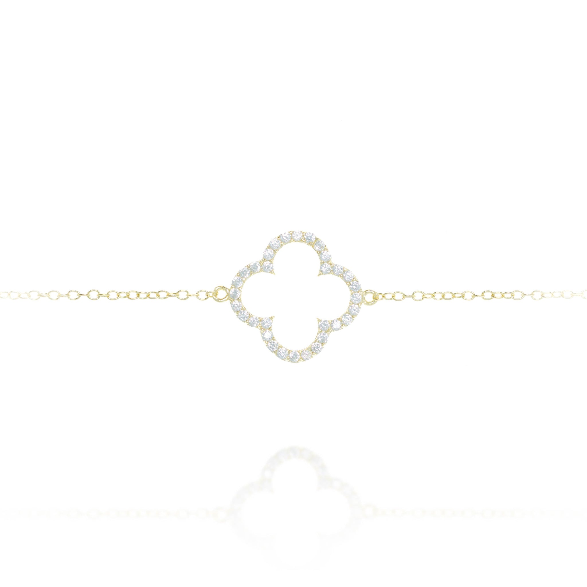 
Elegant gold plated on silver chain bracelet with a sparkling clover pave charm.

