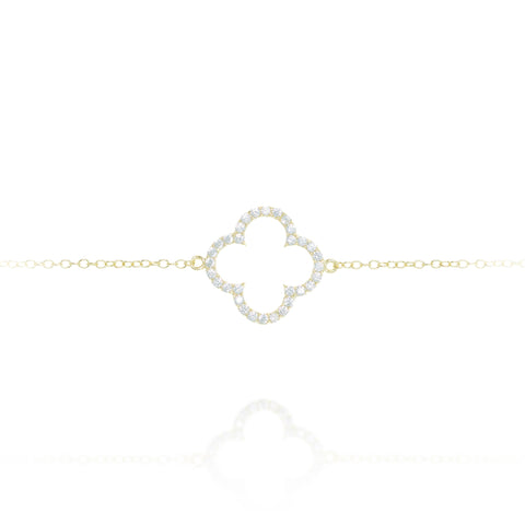 
Elegant gold plated on silver chain bracelet with a sparkling clover pave charm.

