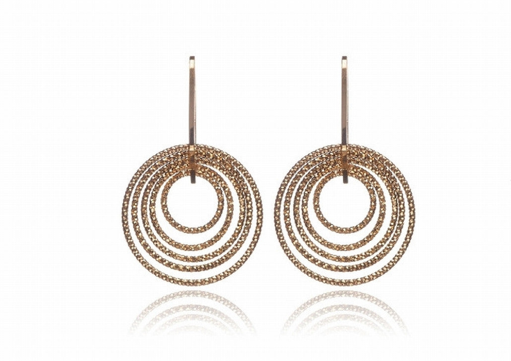 

Diamond cut gold plated single drop hoop earrings with five hoops, largest hoop 2.00 cm in diameter, made in Italy.

